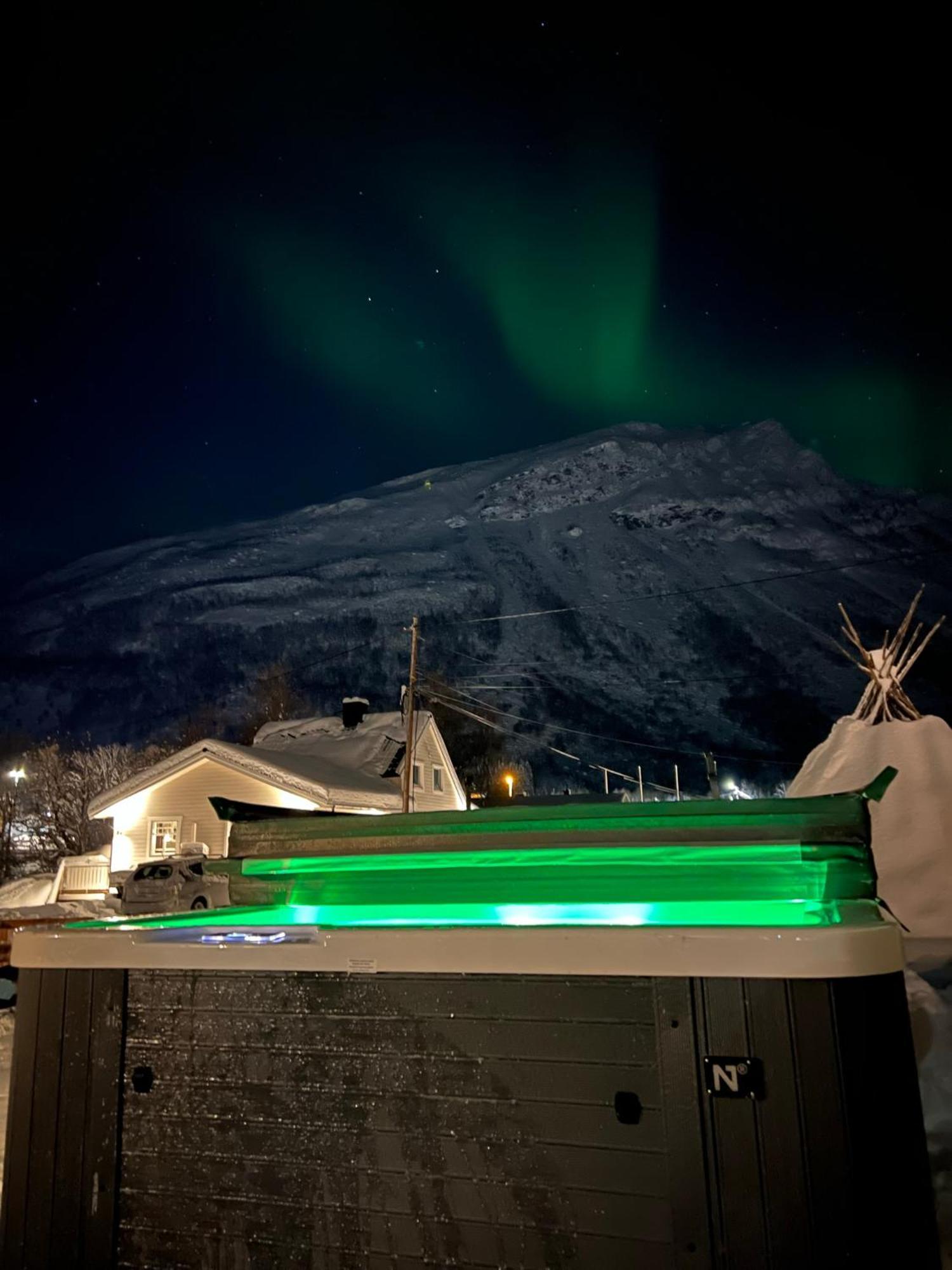 Alpan Apartments, Lyngenfjord Olderdalen Екстер'єр фото