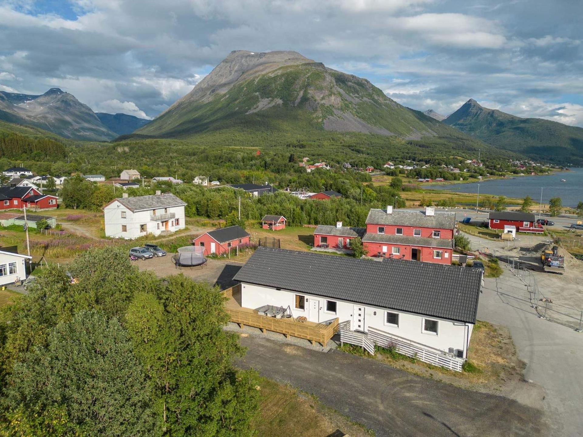 Alpan Apartments, Lyngenfjord Olderdalen Екстер'єр фото