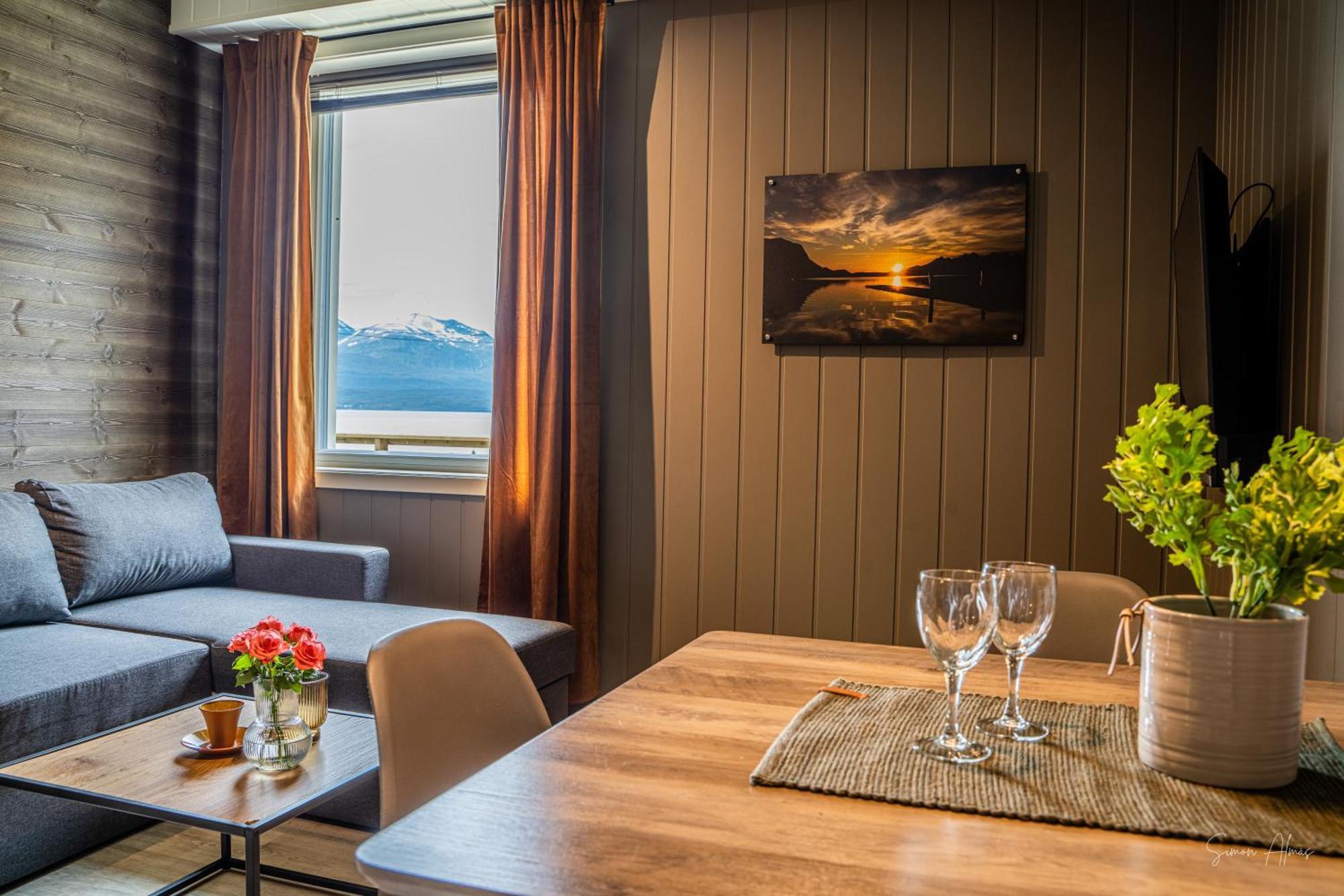 Alpan Apartments, Lyngenfjord Olderdalen Екстер'єр фото