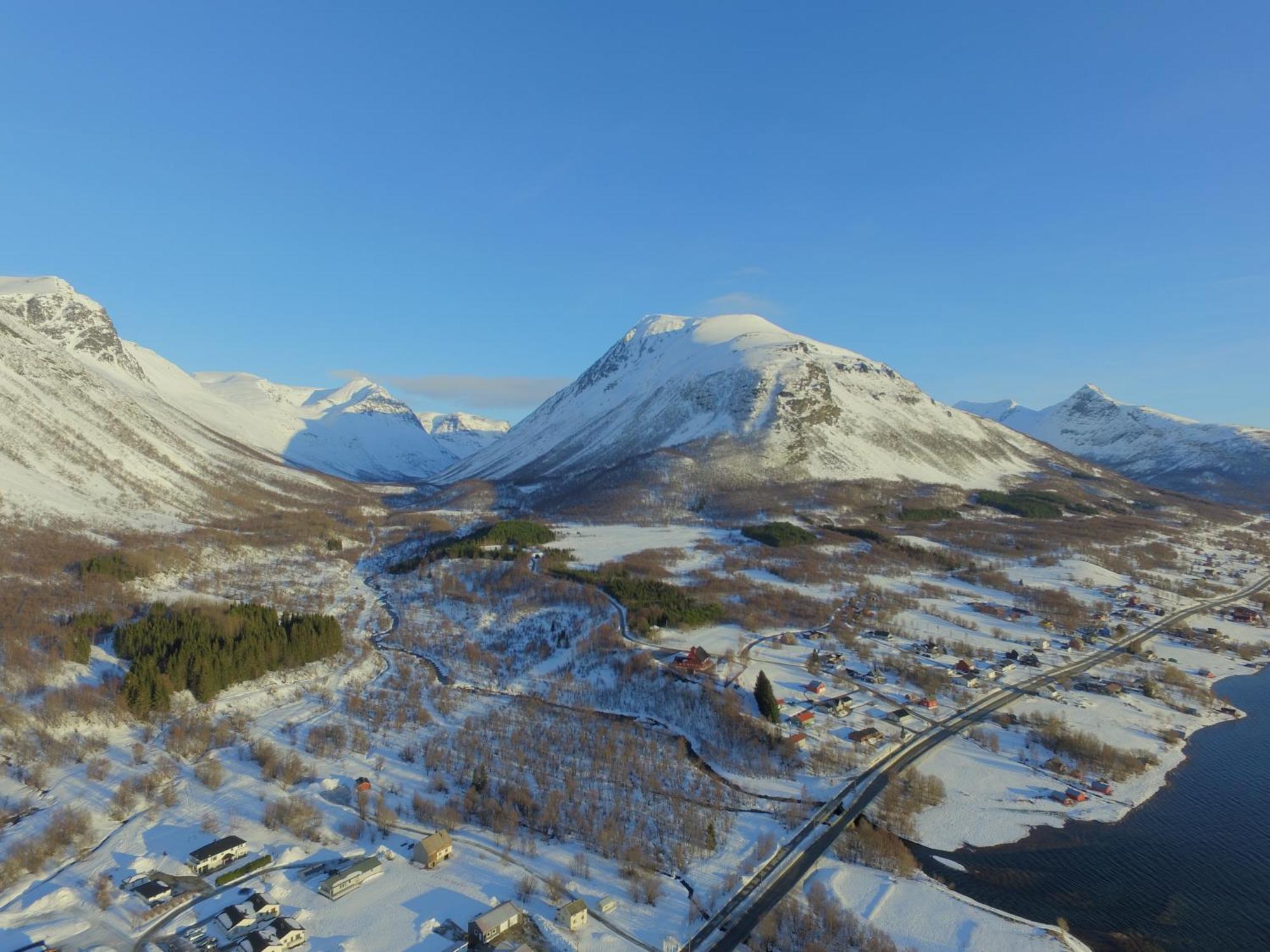Alpan Apartments, Lyngenfjord Olderdalen Екстер'єр фото